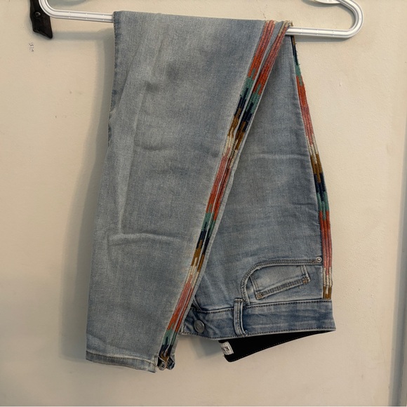 Knox Rose light blue stretch skinny jean. Size 6 - Picture 1 of 2